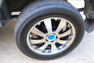 ต้องการขายล้อแม็ก20นิ้ว+ยาง275/55/20