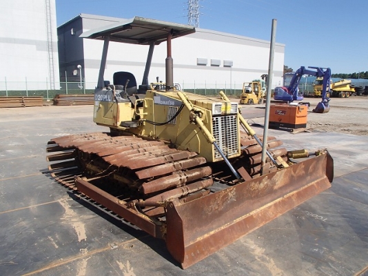 รถดัน Komatsu D20PLL-7 รุ่น 7 เลยครับ นำเข้าจากญี่ปุ่นแท้ๆ แทรคกว้าง 1.05เมตร สวยเดิมๆ แจ่มมาก ขายไม่แพงด้วย 086-303-9797 กู๋อ๋า รถดัน Komatsu D20PLL-7 รุ่น 7 เลยครับ นำเข้าจากญี่ปุ่นแท้ๆ แทรคกว้าง 1.05เมตร สวยเดิมๆ แจ่มมาก ขายไม่แพงด้วย 086-303-9797 กู๋อ๋า