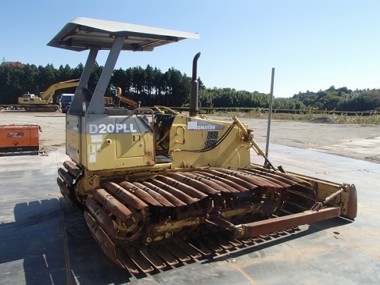 รถดัน Komatsu D20PLL-7 รุ่น 7 เลยครับ นำเข้าจากญี่ปุ่นแท้ๆ แทรคกว้าง 1.05เมตร สวยเดิมๆ แจ่มมาก ขายไม่แพงด้วย 086-303-9797 กู๋อ๋า รถดัน Komatsu D20PLL-7 รุ่น 7 เลยครับ นำเข้าจากญี่ปุ่นแท้ๆ แทรคกว้าง 1.05เมตร สวยเดิมๆ แจ่มมาก ขายไม่แพงด้วย 086-303-9797 กู๋อ๋า