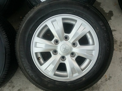 ขายล้อแม็กMitsubishi TRITON ขอบ16 พร้อมยาง 4 ล้อ