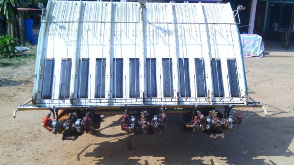 ขายรถดำนาคูโบต้า6แถวพร้อมถาด400อันเครื่องดีเช็ว