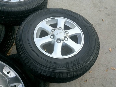 ขายล้อแม็กISUZU GOLDseries16พร้อมยาง245/70/16   4 ล้อ