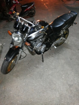 CB400 93 อินวอยแท้  เครื่องชัวส์ อัตราเร่งดีมาก บิดติดมือ สภาพสวย  ท่อ YOSHI ยางหน้าหลังเต็มๆ  ฃาย 52000 มาเอาเองลดได้  ฉะเชิงเทรา