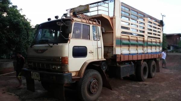 **1,000,000 บ.ต่อรอง**ขาย10ล้อ2เพลาดั้ม HINO SUMO FM227LD EM100-220HP ปี32 เครื่องเดิม 220แรง แน่นๆ แรงดี เสียงนิ่ม เกียร์EKเข้าง่ายไม่หลุด ไม่หอน ช่วงล่างเดิมๆ สโลวเดิม คัสซีสวยเดิม ใหญ่ๆ ไม่ปะไม่ดาม ไม่มีบวม กระบะดั้มเหล็กคอกเกษตรสูง พนัส 6.0ม.สภาพดี พื