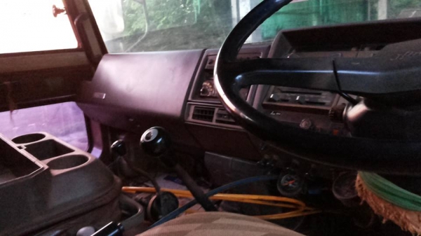 **1,000,000 บ.ต่อรอง**ขาย10ล้อ2เพลาดั้ม HINO SUMO FM227LD EM100-220HP ปี32 เครื่องเดิม 220แรง แน่นๆ แรงดี เสียงนิ่ม เกียร์EKเข้าง่ายไม่หลุด ไม่หอน ช่วงล่างเดิมๆ สโลวเดิม คัสซีสวยเดิม ใหญ่ๆ ไม่ปะไม่ดาม ไม่มีบวม กระบะดั้มเหล็กคอกเกษตรสูง พนัส 6.0ม.สภาพดี พื