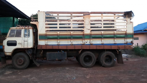 **1,000,000 บ.ต่อรอง**ขาย10ล้อ2เพลาดั้ม HINO SUMO FM227LD EM100-220HP ปี32 เครื่องเดิม 220แรง แน่นๆ แรงดี เสียงนิ่ม เกียร์EKเข้าง่ายไม่หลุด ไม่หอน ช่วงล่างเดิมๆ สโลวเดิม คัสซีสวยเดิม ใหญ่ๆ ไม่ปะไม่ดาม ไม่มีบวม กระบะดั้มเหล็กคอกเกษตรสูง พนัส 6.0ม.สภาพดี พื