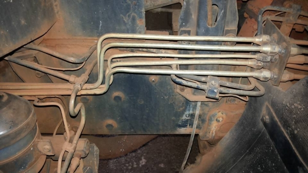 **1,000,000 บ.ต่อรอง**ขาย10ล้อ2เพลาดั้ม HINO SUMO FM227LD EM100-220HP ปี32 เครื่องเดิม 220แรง แน่นๆ แรงดี เสียงนิ่ม เกียร์EKเข้าง่ายไม่หลุด ไม่หอน ช่วงล่างเดิมๆ สโลวเดิม คัสซีสวยเดิม ใหญ่ๆ ไม่ปะไม่ดาม ไม่มีบวม กระบะดั้มเหล็กคอกเกษตรสูง พนัส 6.0ม.สภาพดี พื