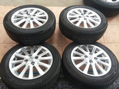 ขายล้อแม็กTOYOTA VIOS12 ก้านยางMICHERLIN XM2 ปี12    4 ล้อ