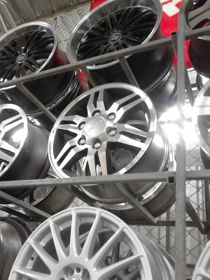 แม๊ก ISUZU  ขอบ 16 ขนาด 6 รู  16X7JJ มี ชุด 4 วง    TEL.081-427-3941