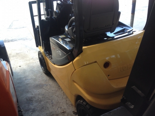 ขายรถยกKomatsu โฟล์คลิฟท์   รุ่น  FB20 ขนาด2ตันรุ่นใหม่ ไฟฟ้าเกียร์ออโต้ ซไลด์ชิฟ เสา3เมตร 2500ชม.มีหลายคัน