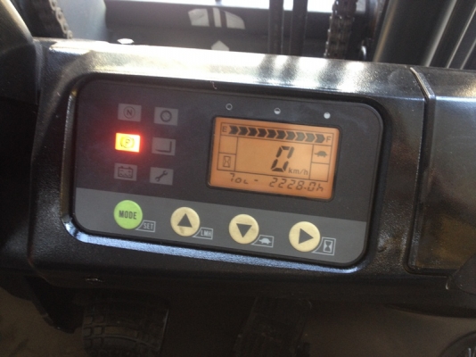 ขายรถยกKomatsu โฟล์คลิฟท์   รุ่น  FB20 ขนาด2ตันรุ่นใหม่ ไฟฟ้าเกียร์ออโต้ ซไลด์ชิฟ เสา3เมตร 2500ชม.มีหลายคัน