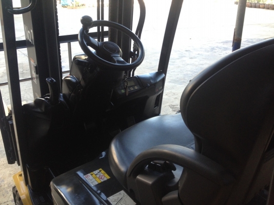 ขายรถยกKomatsu โฟล์คลิฟท์   รุ่น  FB20 ขนาด2ตันรุ่นใหม่ ไฟฟ้าเกียร์ออโต้ ซไลด์ชิฟ เสา3เมตร 2500ชม.มีหลายคัน