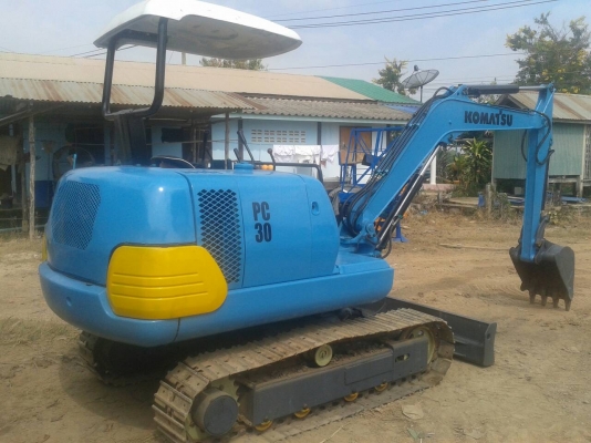 ขายแบคโคKOMATSU  PC30-7 พร้อมใช้