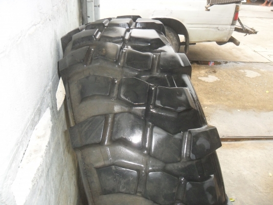 ยาง MICHELIN 395/85R20 สวยๆ 1 เส้น ราคา 4500 บาท