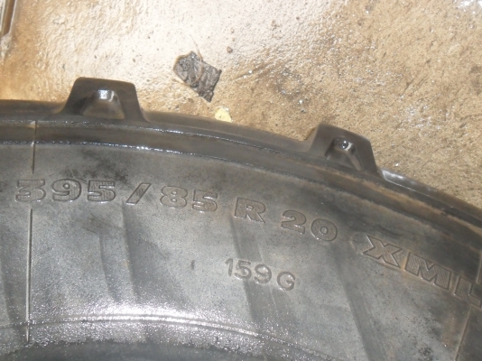 ยาง MICHELIN 395/85R20 สวยๆ 1 เส้น ราคา 4500 บาท