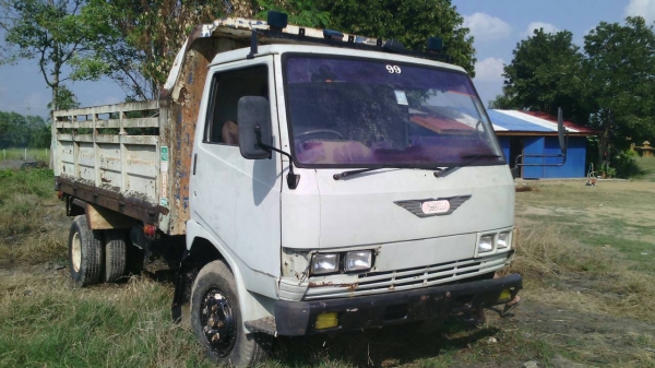 (ร้านรุ่งโรจน์ 082-1057078)ขาย hino fb 117 ดั้ม ราคาถูกๆ เฟือง f เครื่องแน่นๆ ฟิต แชสซีสวยจัดทั้งเส้นรับประกัน พร้อมใช้งาน พร้มโอนทั่วไทย (ร้านรุ่งโรจน์ 082-1057078)ขาย hino fb 117 ดั้ม ราคาถูกๆ เฟือง f เครื่องแน่นๆ ฟิต แชสซีสวยจัดทั้งเส้นรับประกัน พร้อมใช้งาน พร้มโอนทั่วไทย