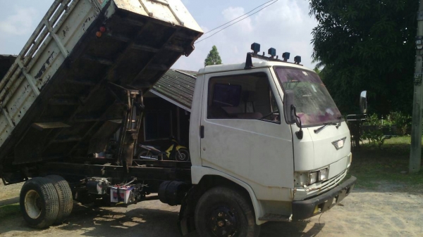 (ร้านรุ่งโรจน์ 082-1057078)ขาย hino fb 117 ดั้ม ราคาถูกๆ เฟือง f เครื่องแน่นๆ ฟิต แชสซีสวยจัดทั้งเส้นรับประกัน พร้อมใช้งาน พร้มโอนทั่วไทย