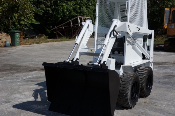 ขายรถตัก TCM BOBCAT CLASK 300