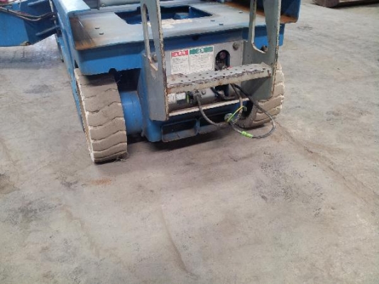 รถกระเช้า จีนี่ GS2632 : 7.9m. รถกระเช้าไฟฟ้า นำเข้าจากญี่ปุ่น T. กุ้ง:0813062283