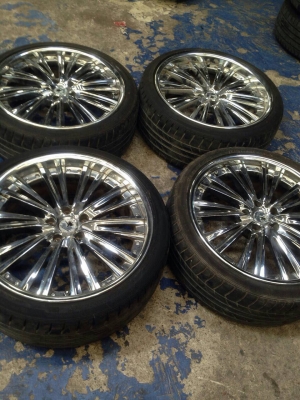 ขายล้อขอบ20ใส่แคมรี่ แอคคอดได้ ซื้อมามือ1ราคา120000บาท ต้องการขายเพียง60000บาทสภาพนางฟ้า โทรด่วน. 0901561974