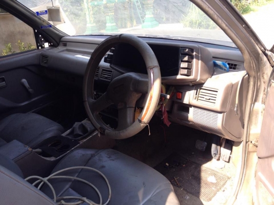 Isuzu VAN 4 ประตู Isuzu VAN 4 ประตู