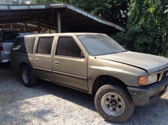 Isuzu VAN 4 ประตู Isuzu VAN 4 ประตู