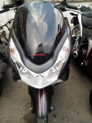 ขาย HONDA PCX 150 i ปี 56 สีดำด้าน สภาพดี รถวิ่งหมื่นกว่าๆ เล่มพร้อมโอน ขาย HONDA PCX 150 i ปี 56 สีดำด้าน สภาพดี รถวิ่งหมื่นกว่าๆ เล่มพร้อมโอน