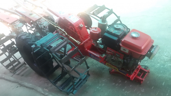 ขายเครื่อง อีที80 พร้อมโครงบิกจิ๋ว สภาพพร้อมใช้งานราคาเป็นกันเอง