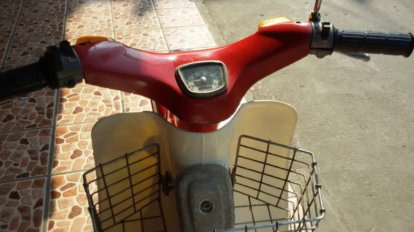 ตี่พิจิตร//ขายซี100 เครื่องเวฟ มีเล่มครับ