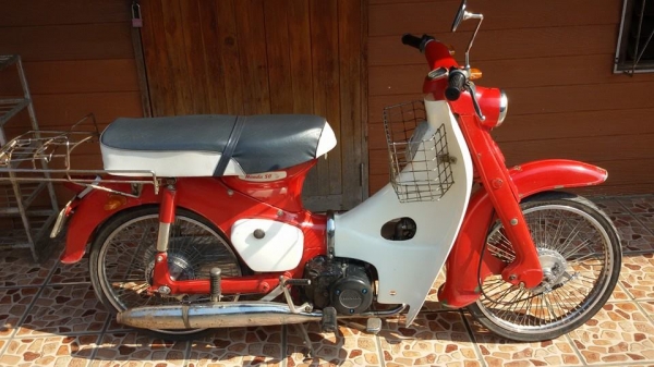 ตี่พิจิตร//ขายซี100 เครื่องเวฟ มีเล่มครับ