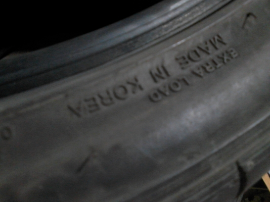 255/35R18 HANKOOK  VENTUS V12 EVO ปี2012   มี 2 เส้น TEL.081-427-3941