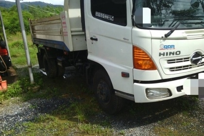 รถฮีโน่ 6 ล้อดั้ม 175 แรงม้า. ปี 55 ( รถวิ่ง 7x,xxx กว่า กม. ) สนใจติดต่อ 081 - 6079515 รถฮีโน่ 6 ล้อดั้ม 175 แรงม้า. ปี 55 ( รถวิ่ง 7x,xxx กว่า กม. ) สนใจติดต่อ 081 - 6079515