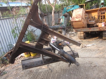 ขาย - ใบมีดดัน ใบดัน พร้อมกระบอกไฮโดรลิค สำหรับรถขุด มือสองเก่าญี่ปุ่น แท้ เพียง 13,000 บาทเท่านั้นครับ