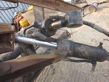 ขาย - ใบมีดดัน ใบดัน พร้อมกระบอกไฮโดรลิค สำหรับรถขุด มือสองเก่าญี่ปุ่น แท้ เพียง 13,000 บาทเท่านั้นครับ ขาย - ใบมีดดัน ใบดัน พร้อมกระบอกไฮโดรลิค สำหรับรถขุด มือสองเก่าญี่ปุ่น แท้ เพียง 13,000 บาทเท่านั้นครับ