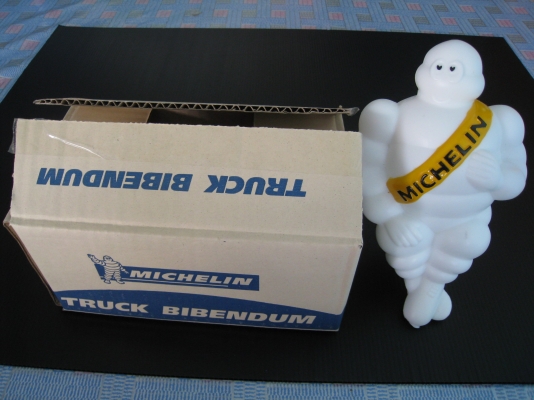 ตุ๊กตามิชิลินขนาด 8 นิ้ว สีขาวเกรดA งานกล่อง พร้อมหมวก ไฟLED ราคาพิเศษครับ ส่งได้ทั่วประเทศ