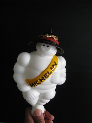 ตุ๊กตามิชิลินขนาด 8 นิ้ว สีขาวเกรดA งานกล่อง พร้อมหมวก ไฟLED ราคาพิเศษครับ ส่งได้ทั่วประเทศ