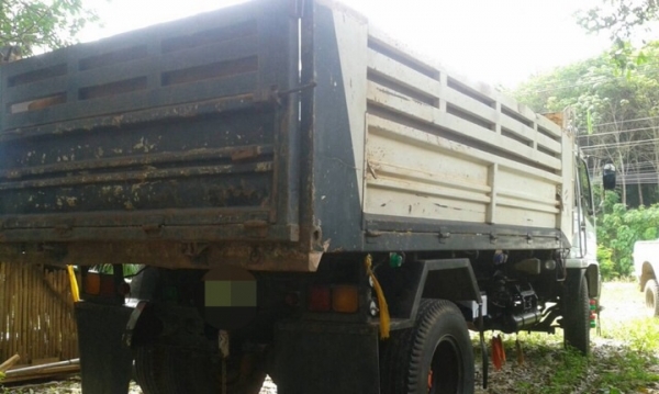 รถอีซูซุ  6  ล้อดั้ม  FTR  200 แรงม้า. ปี 50  สนใจติดต่อ  081 - 6079515