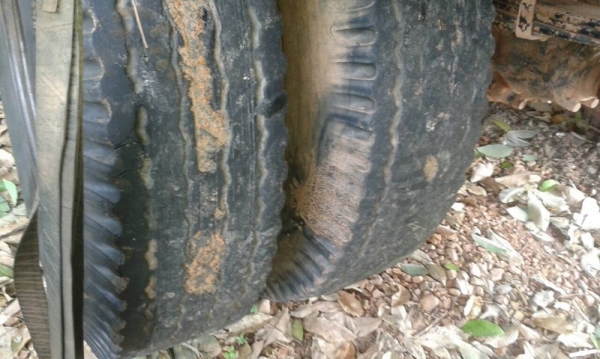 รถอีซูซุ  6  ล้อดั้ม  FTR  200 แรงม้า. ปี 50  สนใจติดต่อ  081 - 6079515