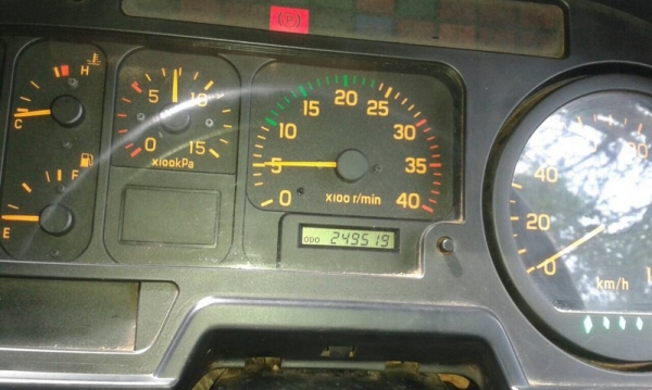 รถอีซูซุ  6  ล้อดั้ม  FTR  200 แรงม้า. ปี 50  สนใจติดต่อ  081 - 6079515