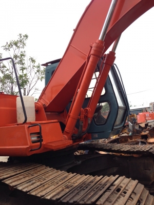 HITACHI EX200-2
