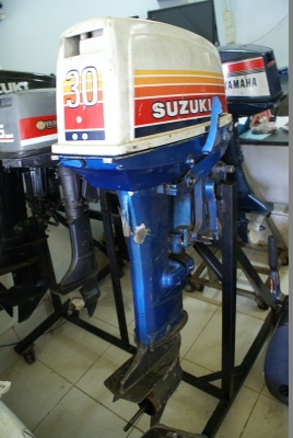 เครื่องเรือ ซูซูกิ 30แรงม้า หางยาว22นิ้ว สตาร์ทมือ เครื่อง2จังหวะ