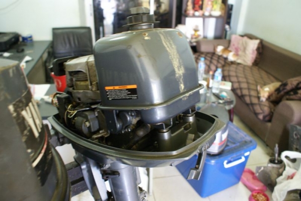 เครื่องเรือ ยามาฮ่า 5แรงม้า 2จังหวะ หางสั้น17นิ้ว มีถังน้ำมันในตัว