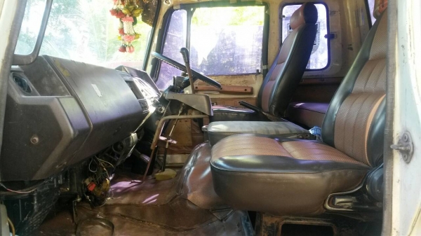 สิบล้อ HiNo-(F18-แท้:)-195แรง สภาพบางเดิมคัน เล่มทะเบียนพร้อมโอน ราคาเบาๆต่อรองได้ ครับ