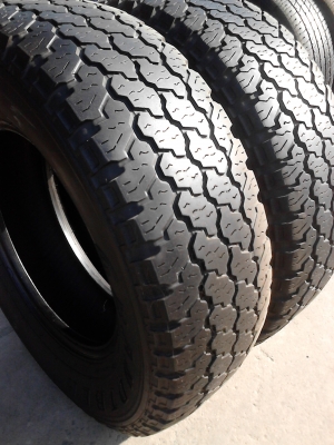 235/70R15  DUNLOP GRANTREK   มี  2  เส้น TEL.081-427-3941