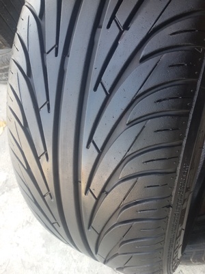 ขายยาง225/45/18 ปี4310 DUNLOP LM703  1 คู่