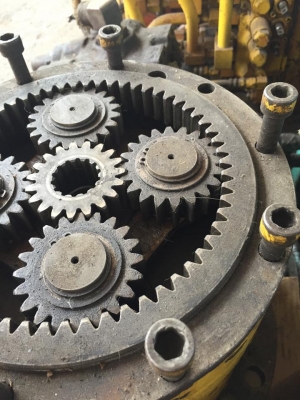 ชุดเกียร์สวิง โป๊ะสวิง Kobelco 120mark 3  ตัดรถนอกญี่ปุ่น