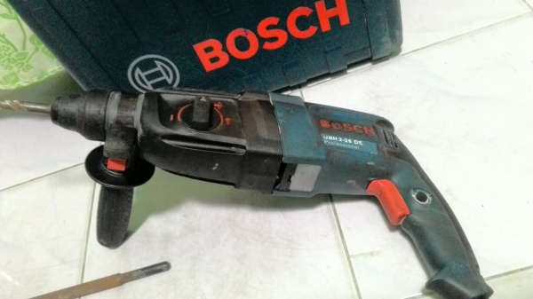 สว่านระบบโรตารี่ 3 ระบบ BOSCH รุ่นGBH2-26DE รุ่นใหญ่ สภาพดีพร้อมใช้งานครับ