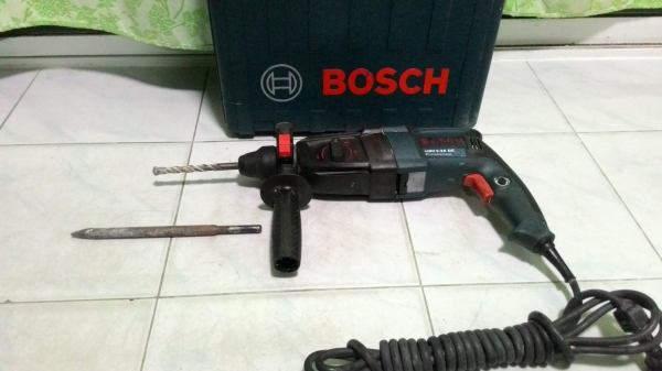 สว่านระบบโรตารี่ 3 ระบบ BOSCH รุ่นGBH2-26DE รุ่นใหญ่ สภาพดีพร้อมใช้งานครับ