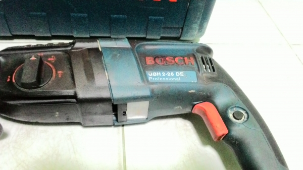 สว่านระบบโรตารี่ 3 ระบบ BOSCH รุ่นGBH2-26DE รุ่นใหญ่ สภาพดีพร้อมใช้งานครับ
