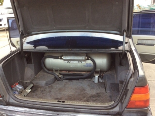 ขายรถวอลโว่ 940 GLE ตัวท็อป ปี93 เครื่อง 2JZ หัวฉีด เกียร์ออโต้ ติดแก๊ส LPG เบาะหนังปรับไฟฟ้า เบรคABS กระจกไฟฟ้าทั้งคัน แอร์เย็น สีมีริ้วรอย แม็กเดิม ยางใหม่ รถขับดี นิ่มนวล พร้อมใช้ ภาษีปี58 ขายถูกครับ